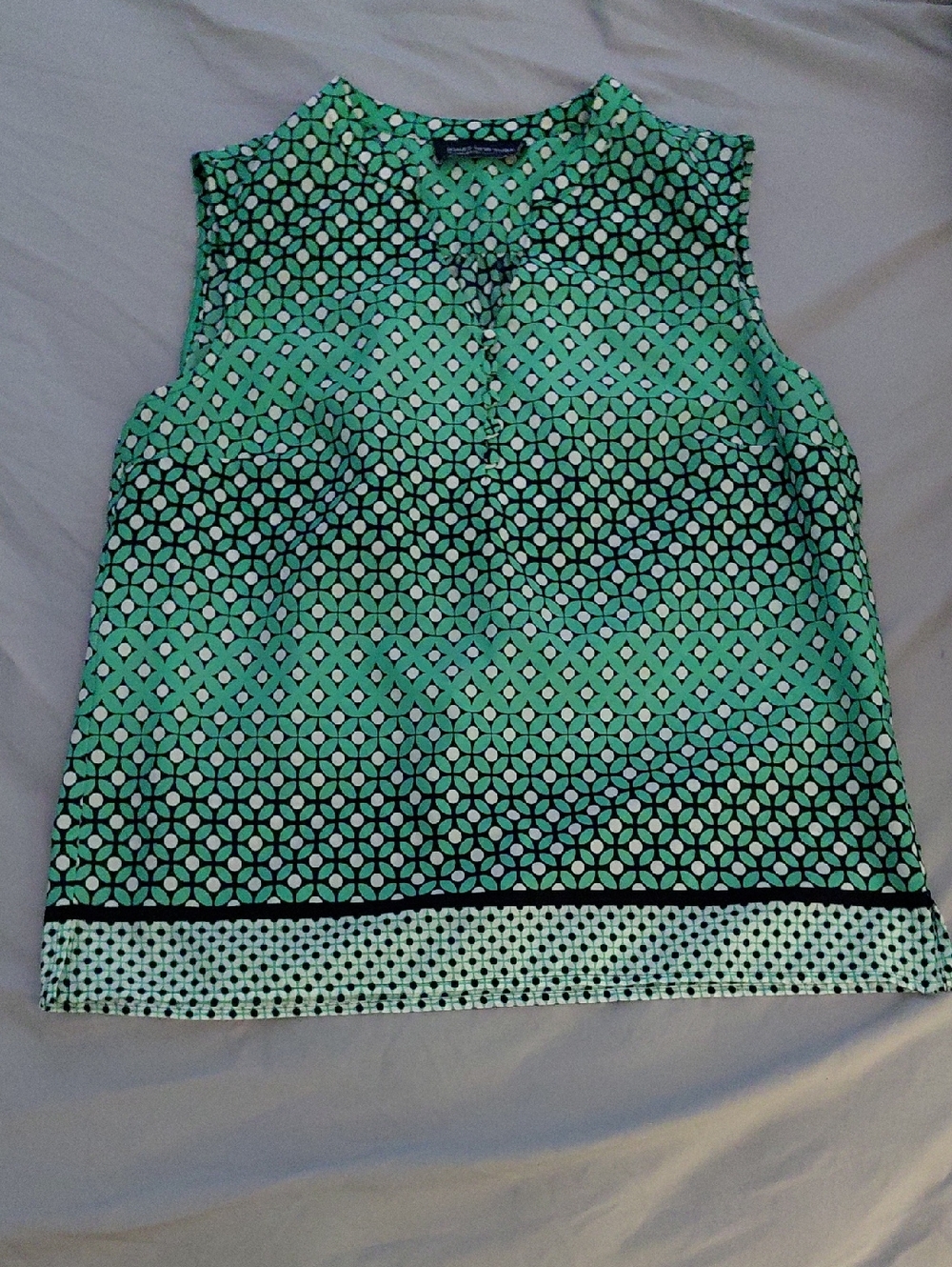 Jones New York Green & Black Geometric Sleeveless Top